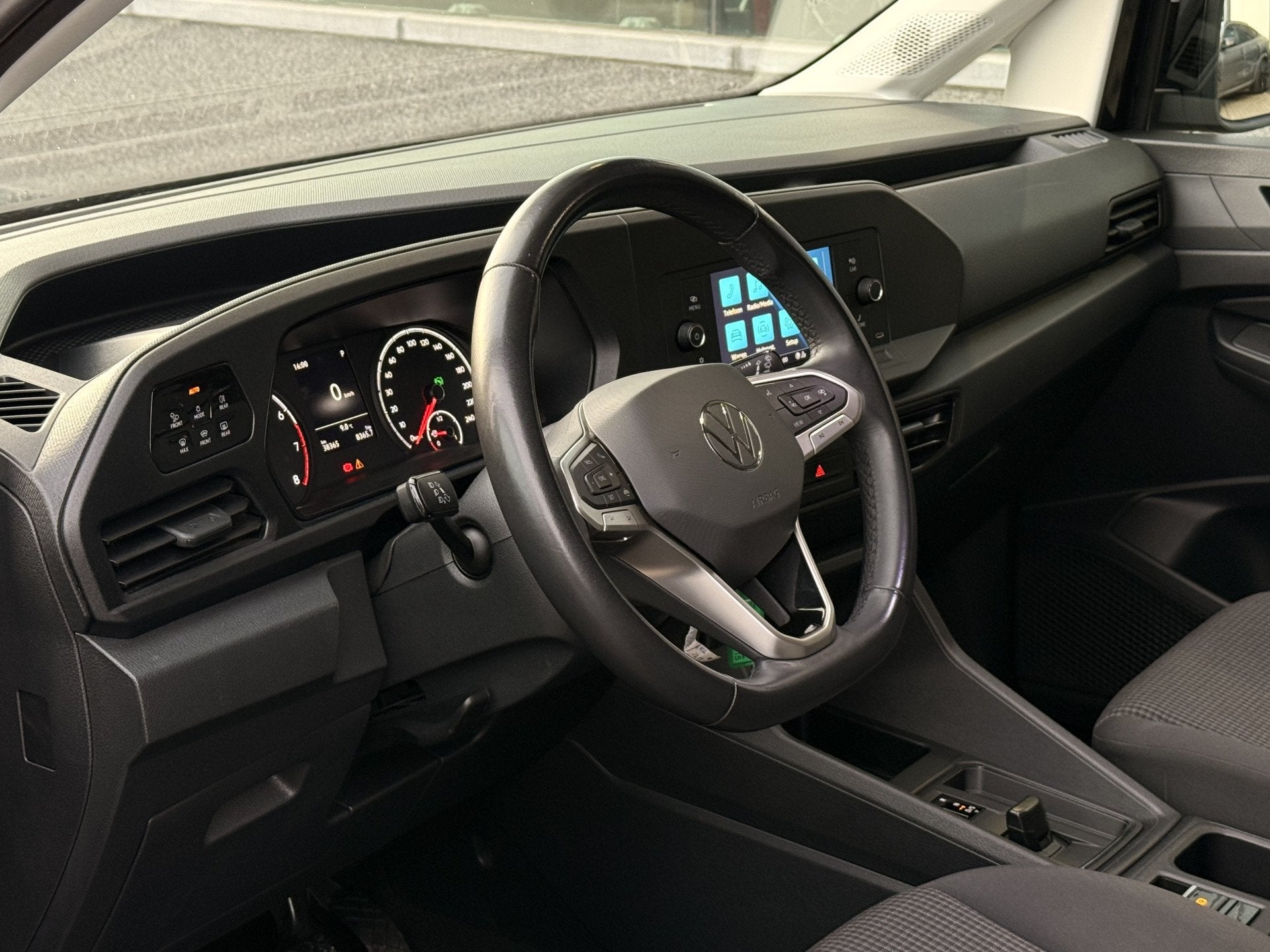 Volkswagen Caddy 1.5 TSI 5p DSG | Stoelverwarming | Voorruit, Overige modellen, 4 cilinders, 116 pk, Zwart