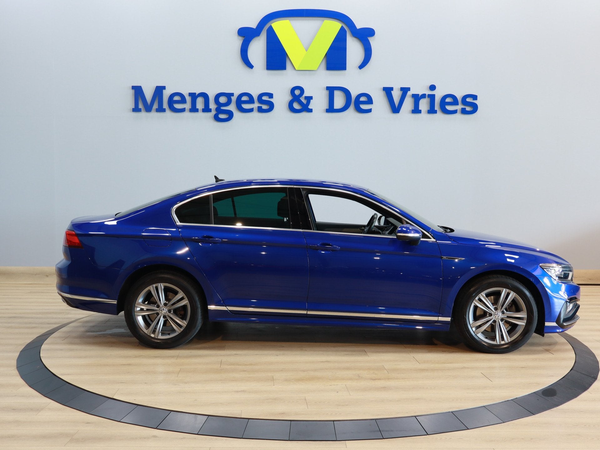 Volkswagen Passat 1.5 TSI Elegance Business R Airco ECC | R, 12 maanden, 4 cilinders, Blauw, Origineel Nederlands