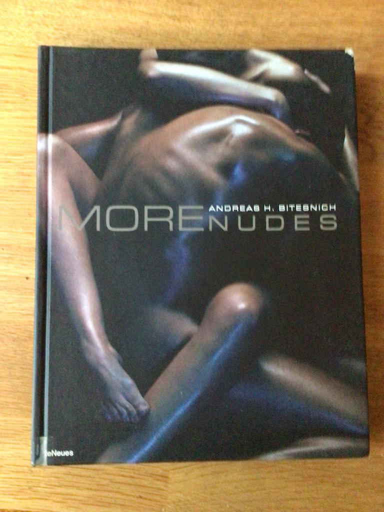 Andreas H. Bitesnich, More nudes, fotoboek, Ophalen of Verzenden, Gelezen, Fotografen