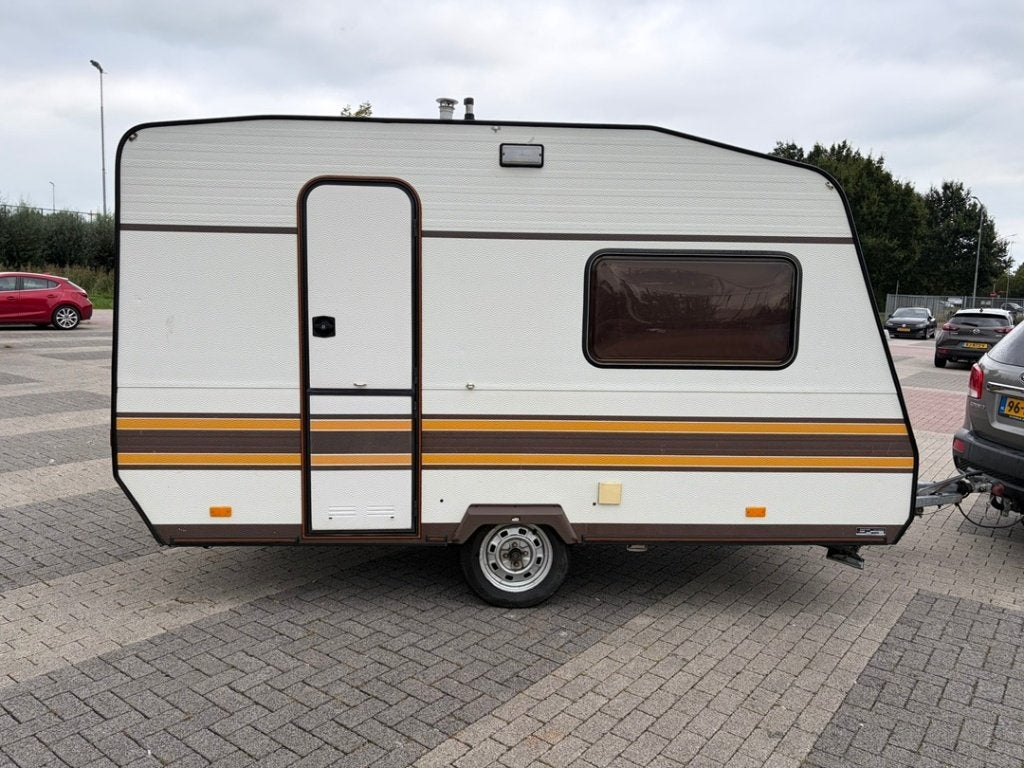 Knaus Sudwind model Sudwind 330 met Gerjak voortent, Niet bekend, Kachel, Knaus, Bedrijf