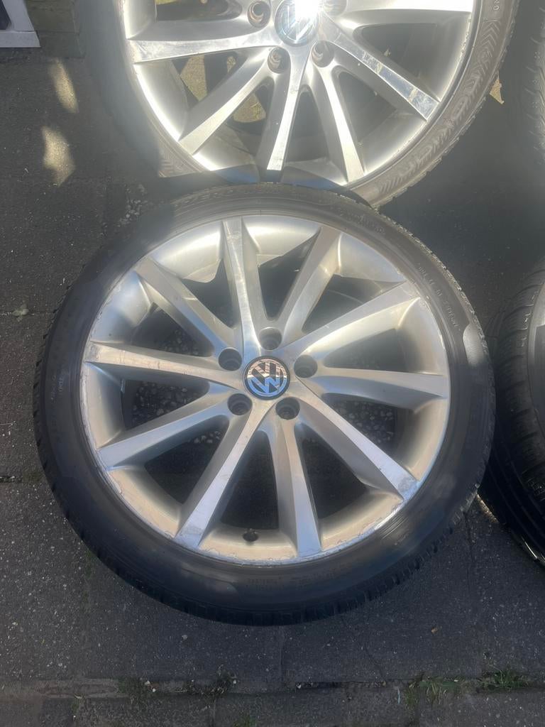 18 inch Vw golf velgen met winterbanden 225/40/18 inch 5x112, Auto-onderdelen, 18 inch, Banden en Velgen, 225 mm, Winterbanden