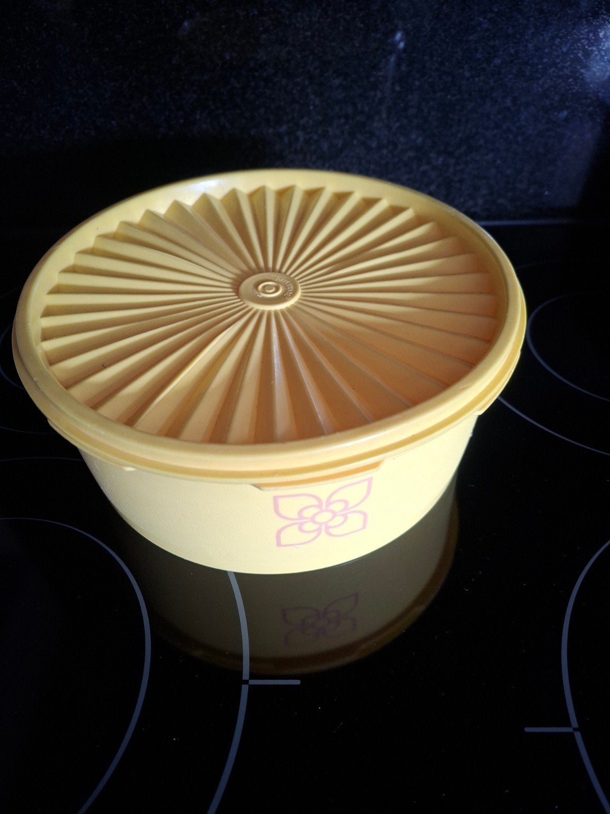 Vintage Tupperware koektrommel geel . deksel stuk, Gebruikt, Bewaardoos, Geel, Ophalen of Verzenden