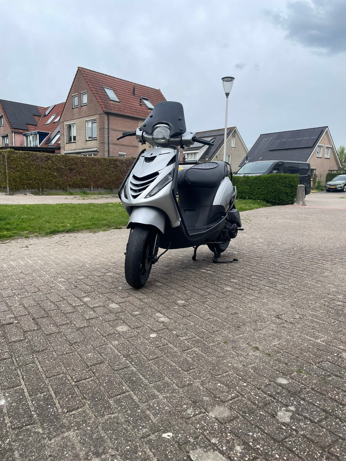 Piaggo zip brom 4t 2017, Ophalen, Zo goed als nieuw, Benzine, Zip
