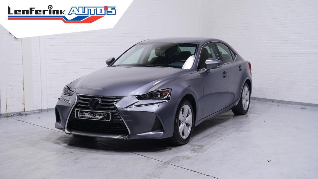 Lexus IS 300h Hybrid Navi Leder Clima Led koplampen PDC NAP, Auto's, Lexus, Achterwielaandrijving, Gebruikt, 750 kg, Volledig hybride