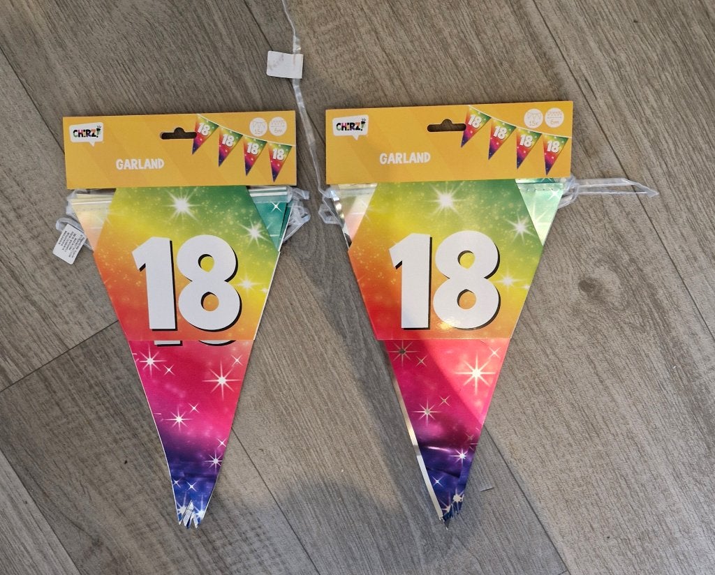 Versiering- 18 jaar, Hobby en Vrije tijd, Feestartikelen, Ophalen, Zo goed als nieuw, Versiering, Verjaardag