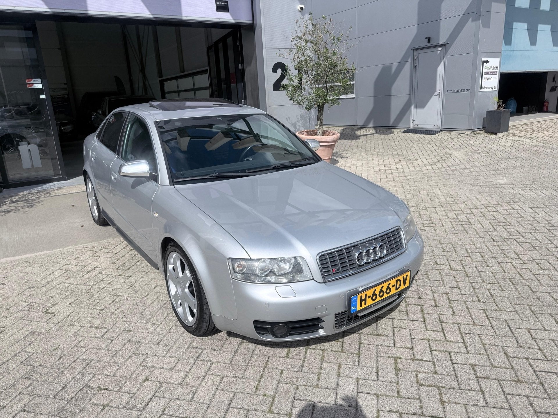 Audi A4 Limousine 4.2 V8 quattro S4 S-Line! Automaat! Concou, Auto's, Automaat, Dealer onderhouden, Gebruikt, A4