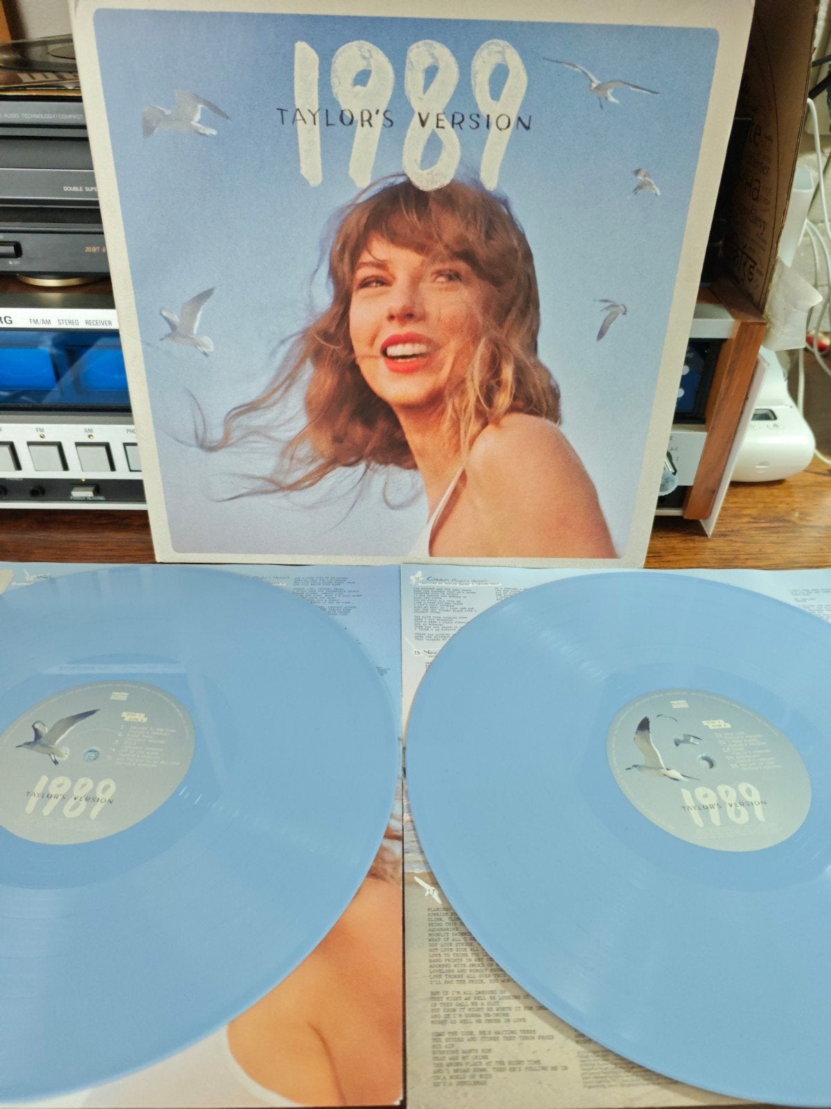 Taylor Swift - 1989 (Taylor's Version) lichtblauwe LP, Ophalen of Verzenden, Zo goed als nieuw, Inclusief boekje, 12 inch