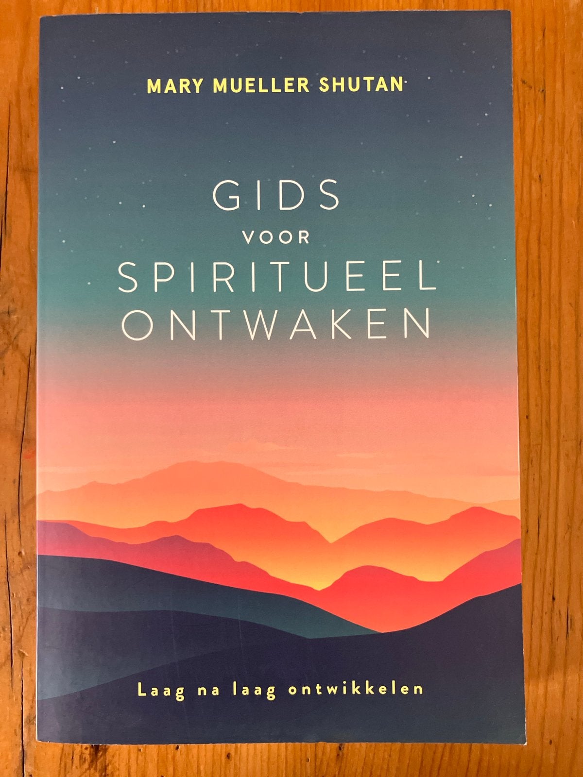 Gids voor Spiritueel Ontwaken - Mary Mueller Shutan, Boeken, Ophalen of Verzenden, Zo goed als nieuw, Spiritualiteit algemeen