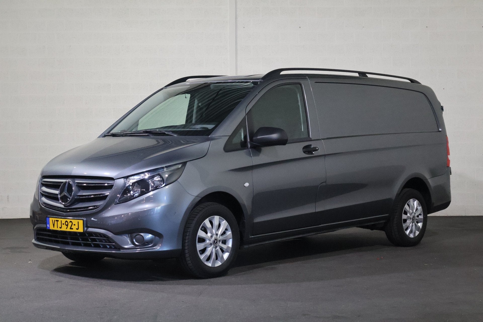 Mercedes-Benz Vito 110 CDI Lang Airco Navigatie 16dkm, Gebruikt, Euro 6, 4 cilinders, 2000 kg