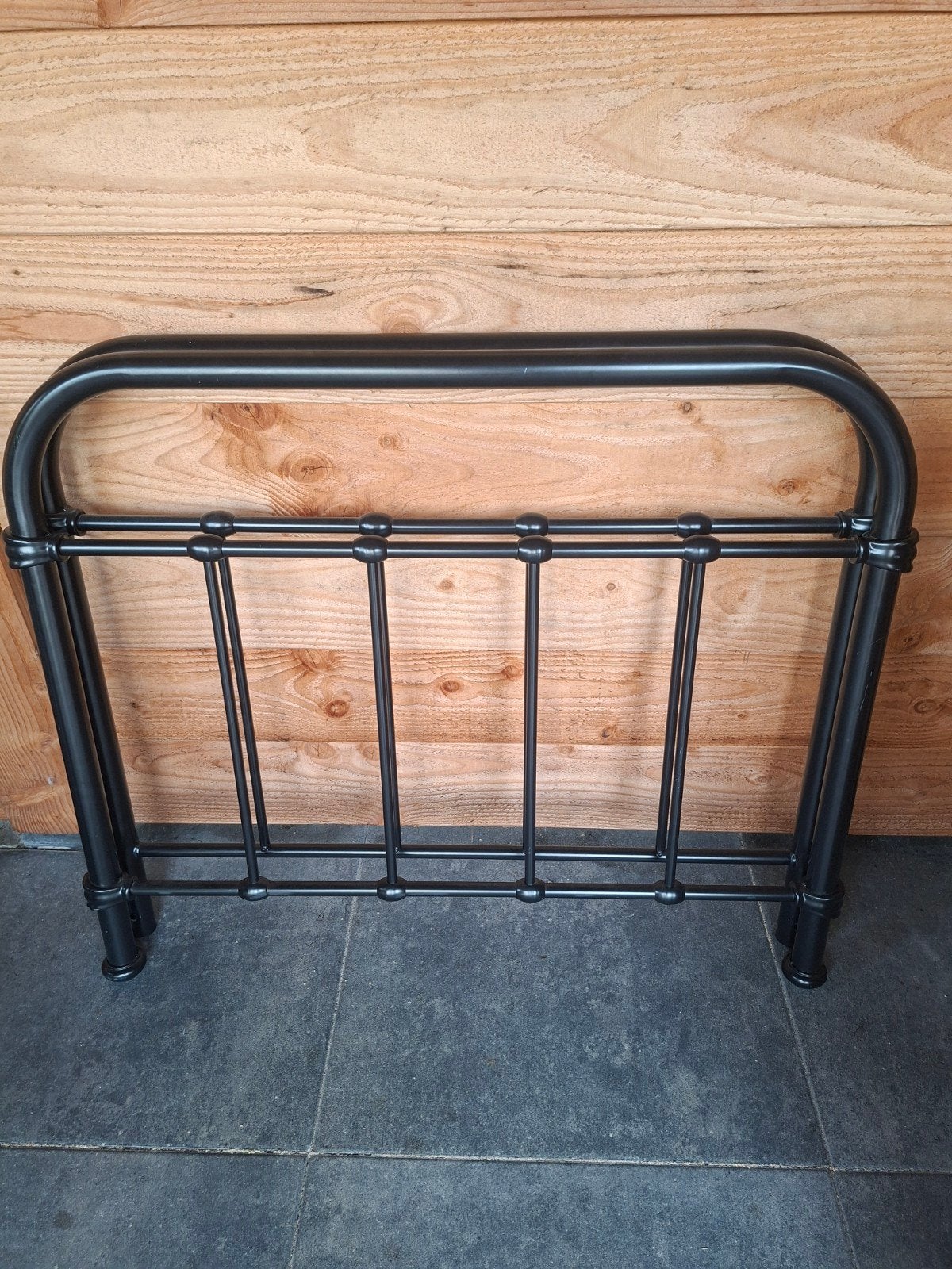 Metalen bed 90x200 cm – zwart, Huis en Inrichting, Ophalen, 90 cm, Eenpersoons, Zwart