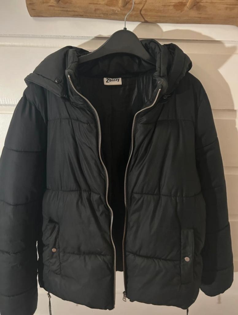 Zwarte winterjas met afneembare capuchon, Ophalen of Verzenden, Gedragen, Maat 36 (S), Zwart