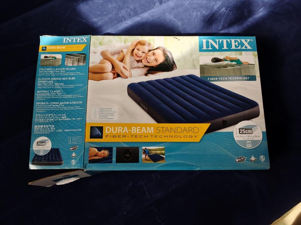 Intex Luchtbed met pomp - 2-persoons, Ophalen, Zo goed als nieuw, 2-persoons