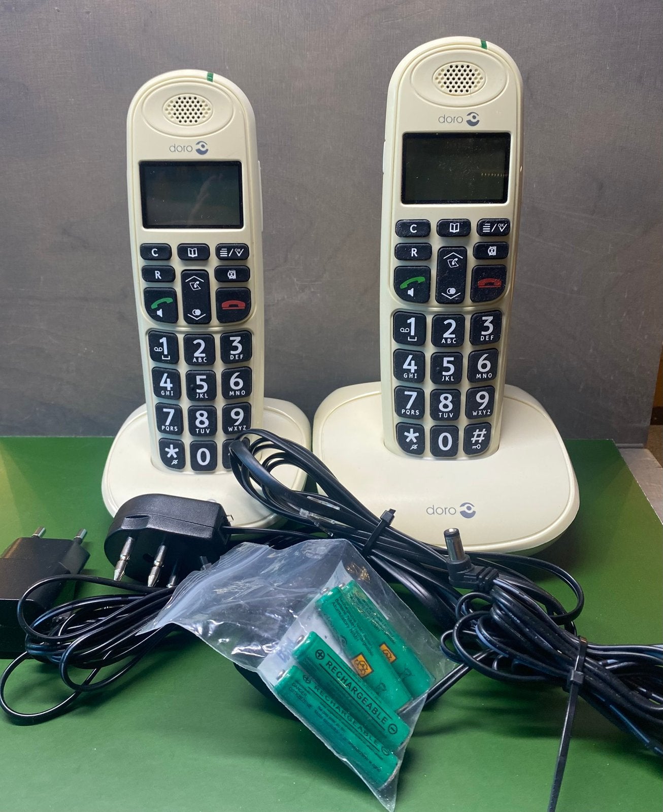 Senioren telefoon, Ophalen of Verzenden, Zo goed als nieuw, 2 handsets