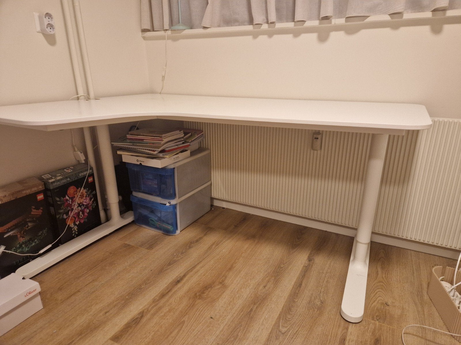 Ikea hoekbureau, Ophalen, Gebruikt, Hout, Kabelgoot