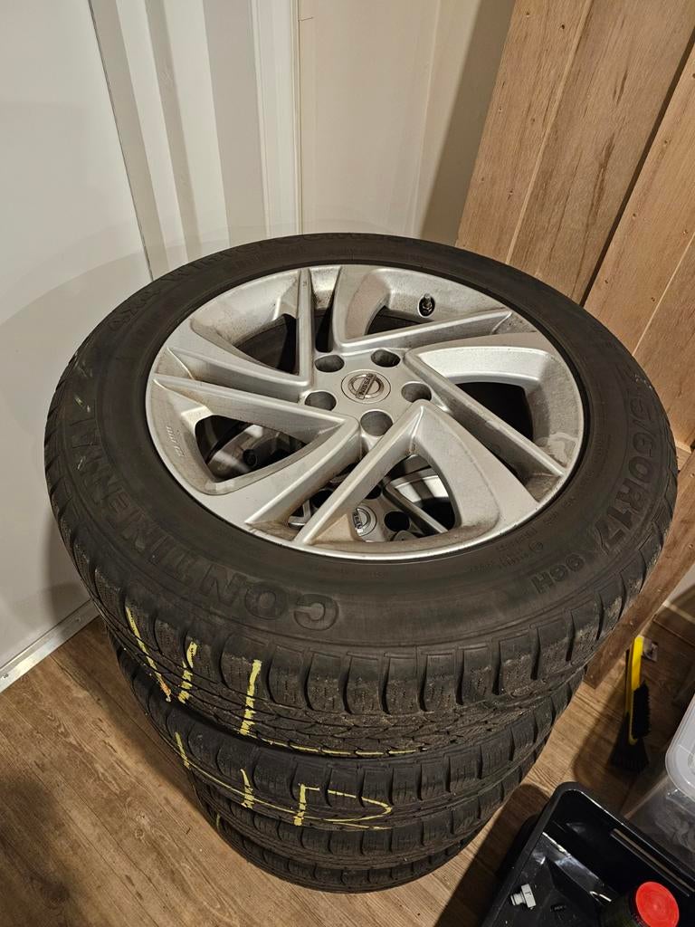Continental winterbanden met velgen 215/60R17, Auto-onderdelen, Banden en Velgen, Ophalen, Banden en Velgen, 17 inch, Winterbanden