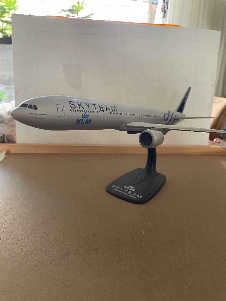 KLM Skyteam Boeing B777-300ER Vliegtuig model, Overige merken, 1:144 tot 1:200, Ophalen of Verzenden, Zo goed als nieuw