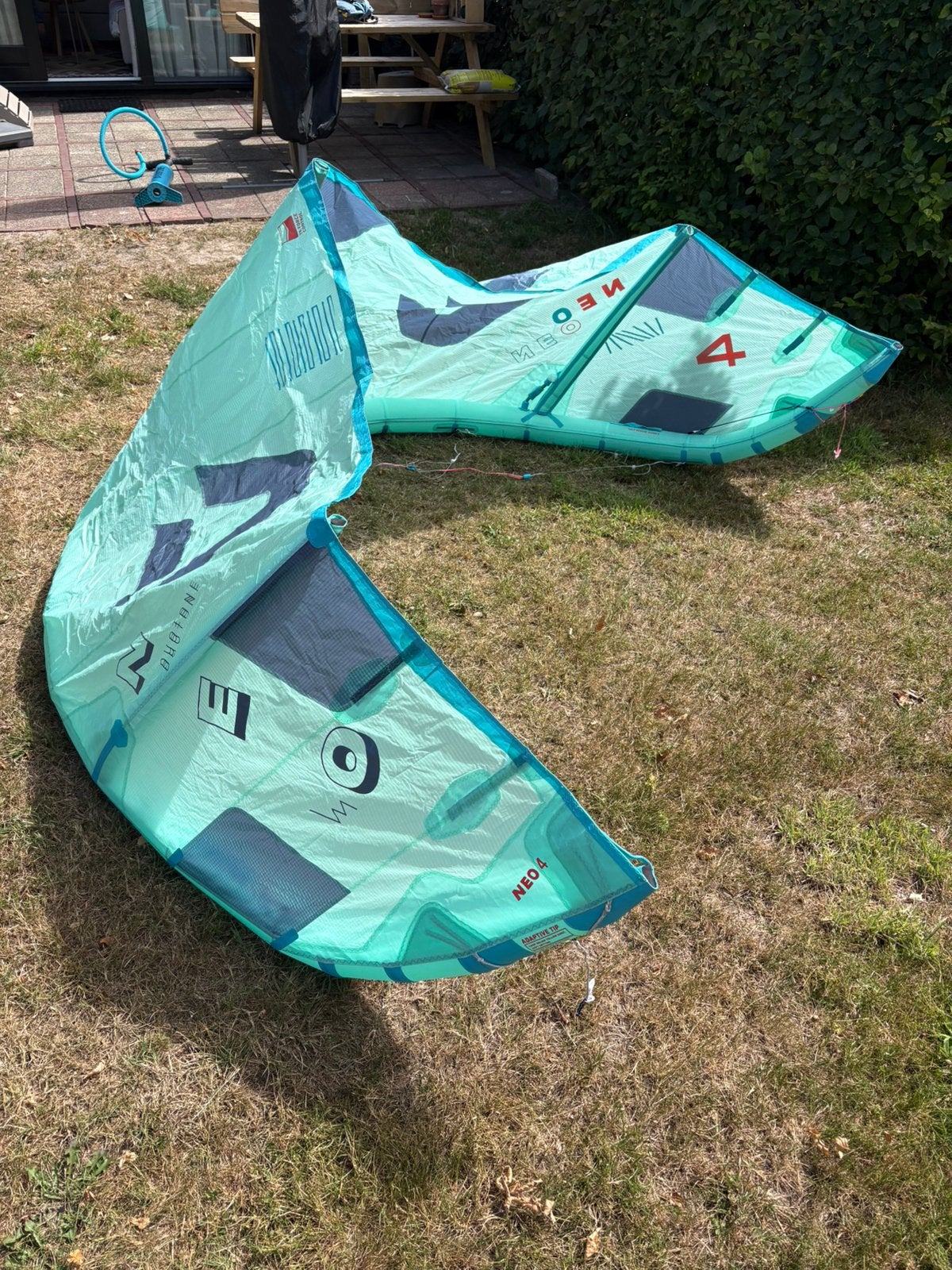 Duotone Neo 4m, Watersport en Boten, Kitesurfen, Ophalen, Geen board, Zo goed als nieuw, Kite