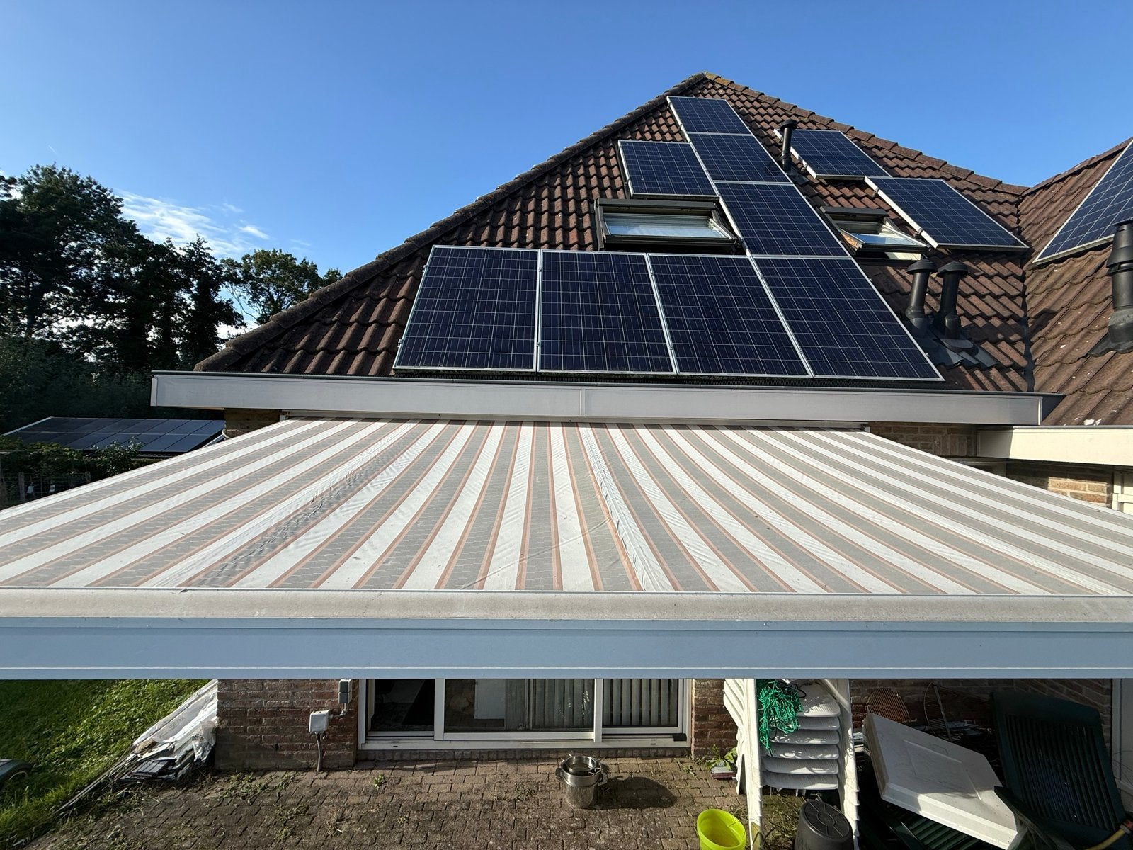 Elektrisch uitklapbaar zonnescherm - 4.20m breed 2.50 lang, Tuin en Terras, Gebruikt, Elektrisch, Ophalen of Verzenden, 150 tot 300 cm