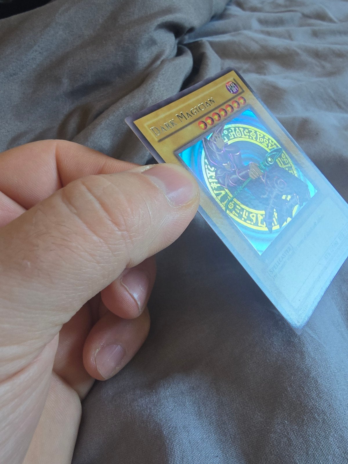 Yugioh dark magician sdy-e05 1st edition!, Hobby en Vrije tijd, Verzamelkaartspellen | Yu-gi-Oh!, Ophalen of Verzenden, Zo goed als nieuw