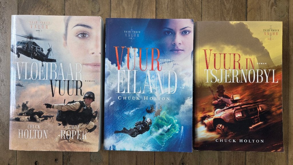 Serie 'Task Force Valor' - Chuck Holton (christelijke roman), Boeken, Ophalen of Verzenden, Zo goed als nieuw