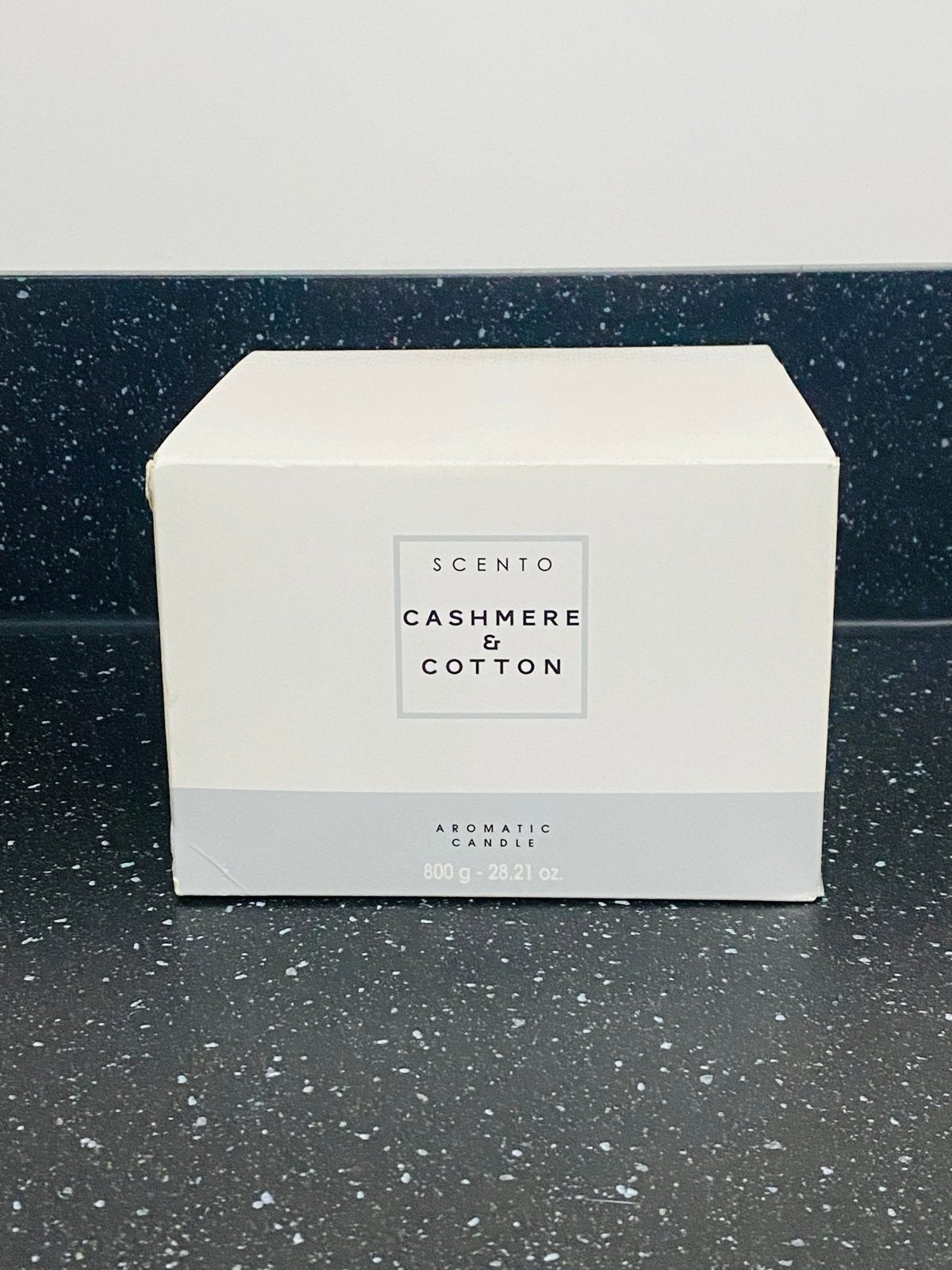 Scento Cashmere & Cotton geurkaars 800g, Ophalen of Verzenden, Kaars, Wit, Overige merken