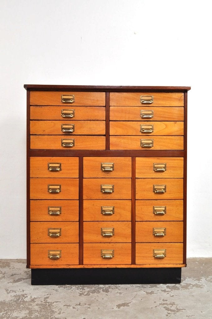 Vintage mahoniehouten ladekast kast archiefkast jaren 50, Huis en Inrichting, Gebruikt, 5 laden of meer, 100 tot 150 cm, 25 tot 50 cm