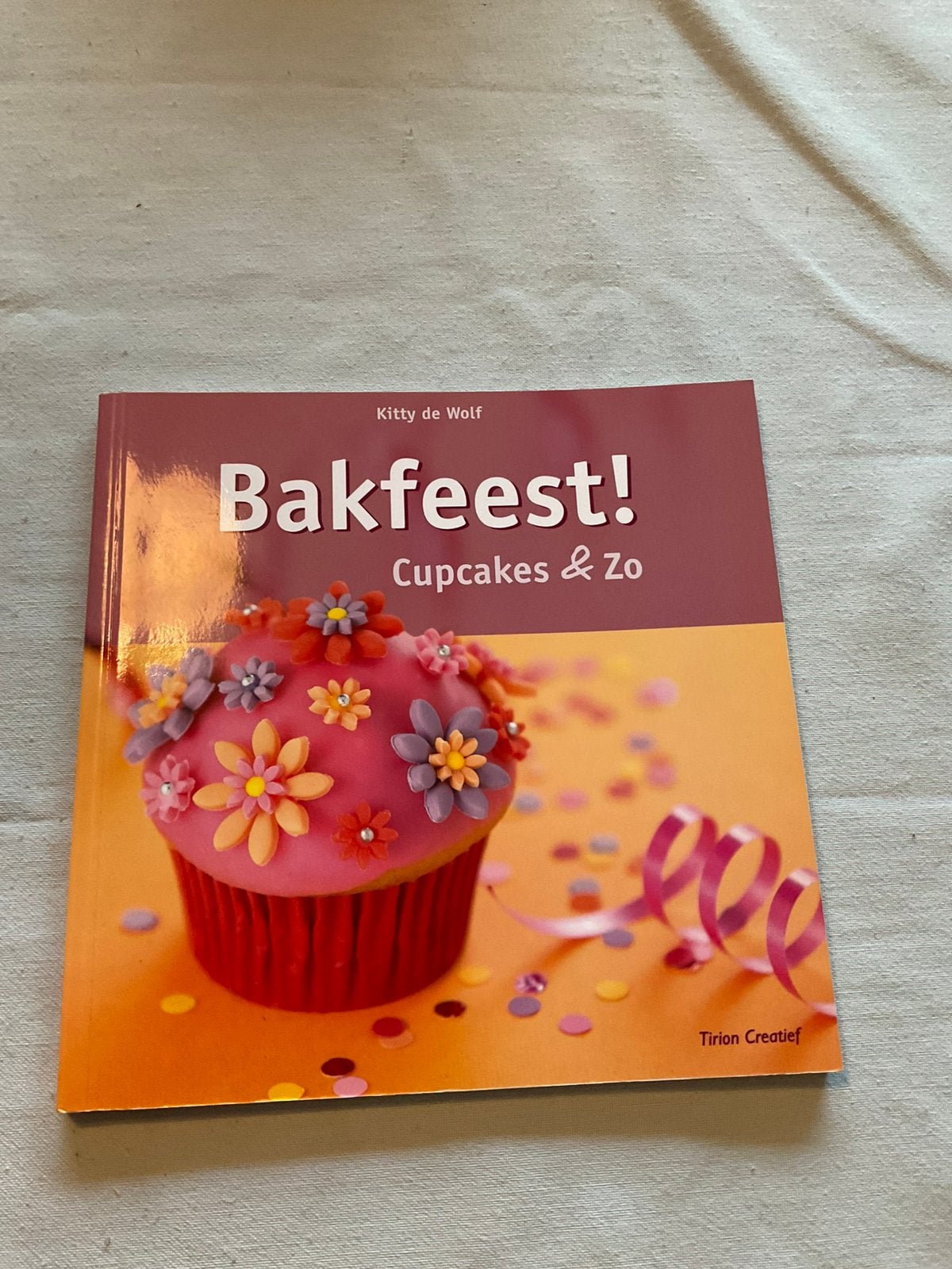 Bakfeest Cupcakes en zo, Ophalen of Verzenden, Zo goed als nieuw, Cupcakes, Boek of Tijdschrift