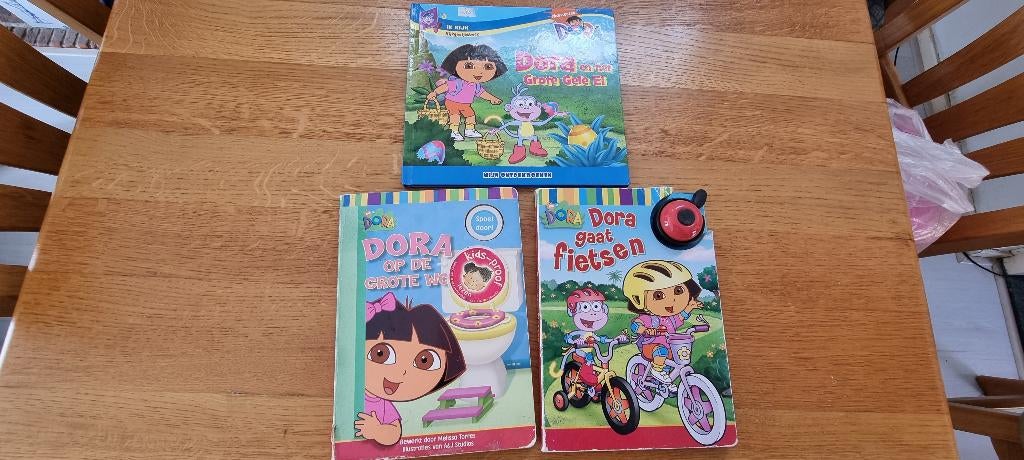 Dora boekjes 3 boekjes voor €0,50, Ophalen of Verzenden, Gelezen, Fictie algemeen