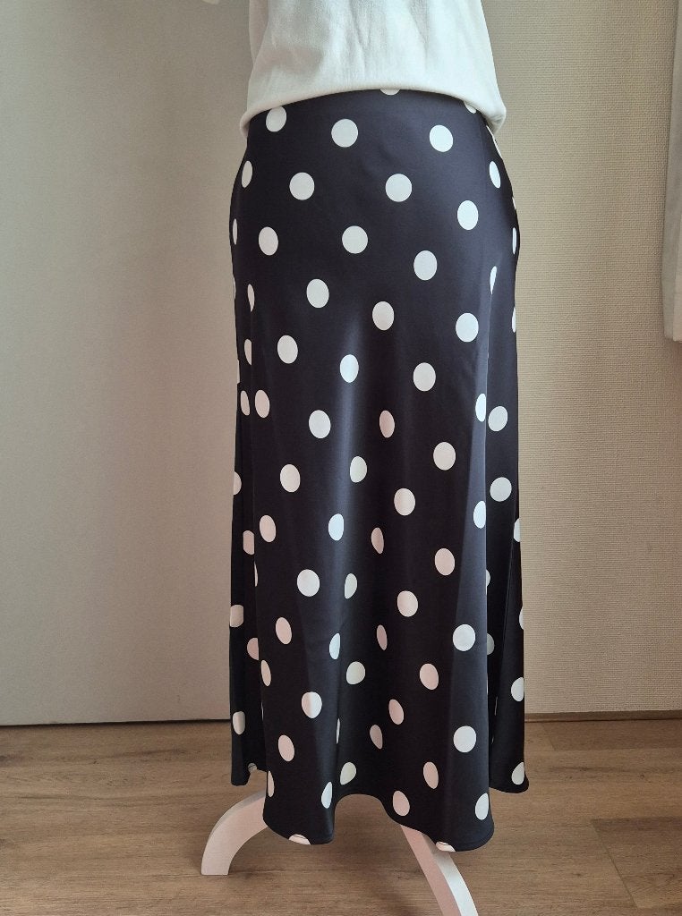 Satijnen polkadot rok zwart wit, Kleding | Dames, Rokken, Maat 38/40 (M), Zwart, Nieuw, Ophalen of Verzenden