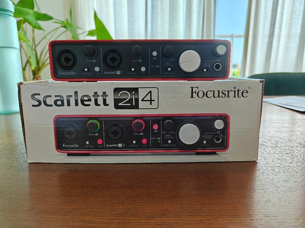 Focusrite Scarlett 2i4 (headphone defect), Computers en Software, Geluidskaarten, Ophalen, Gebruikt, Extern, Focusrite