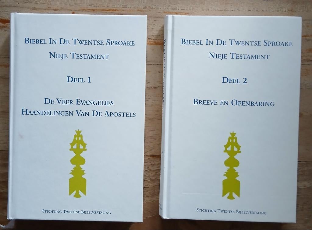 Biebel in de Twentse sproake (Nieje Testament Deel 1 en 2), Boeken, Ophalen of Verzenden, Gelezen