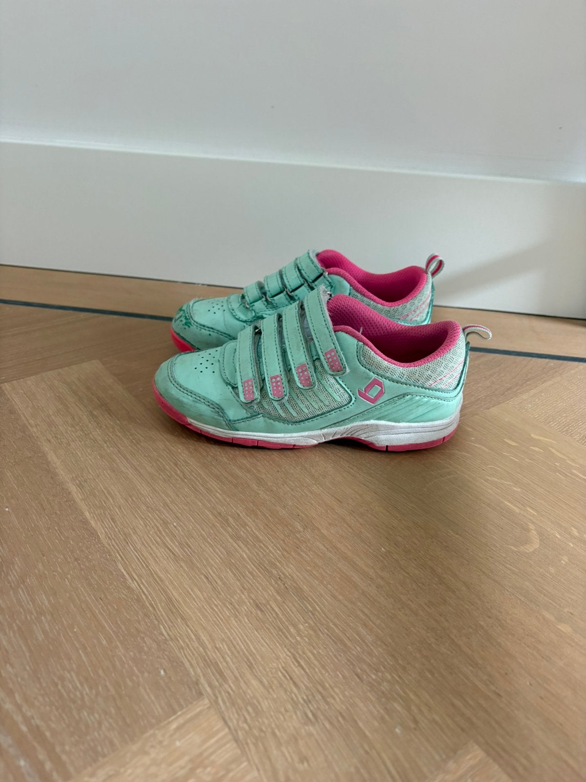 Brabo meisjes veld hockeyschoenen maat 29, Ophalen of Verzenden, Gebruikt, Schoenen