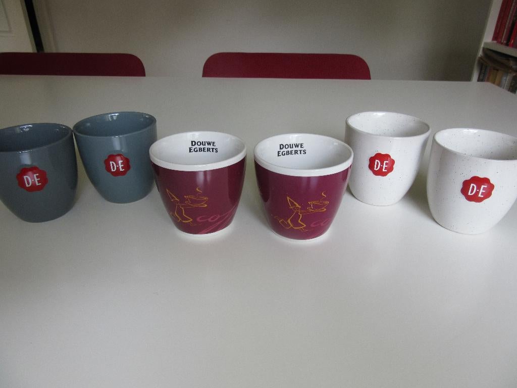Douwe Egberts DE D.E. 6 x mok, beker, kop zegel nieuwstaat, Overige materialen, Ophalen of Verzenden, Zo goed als nieuw, Overige stijlen