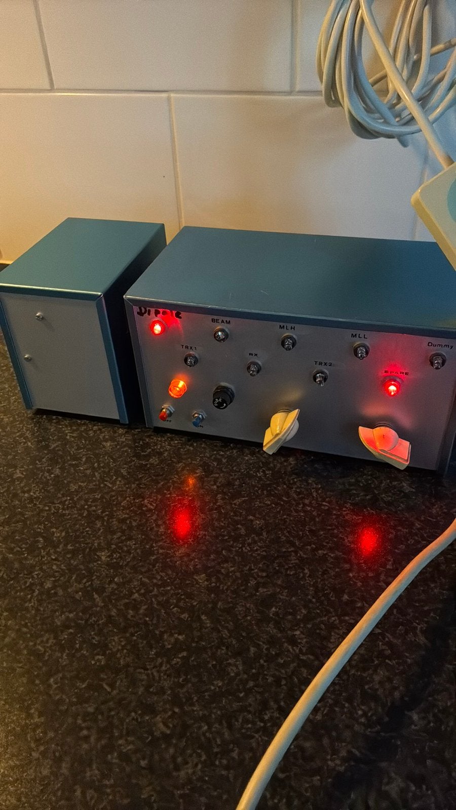Switch / antenneschakelaar   met vertraging, Ophalen of Verzenden, Zo goed als nieuw