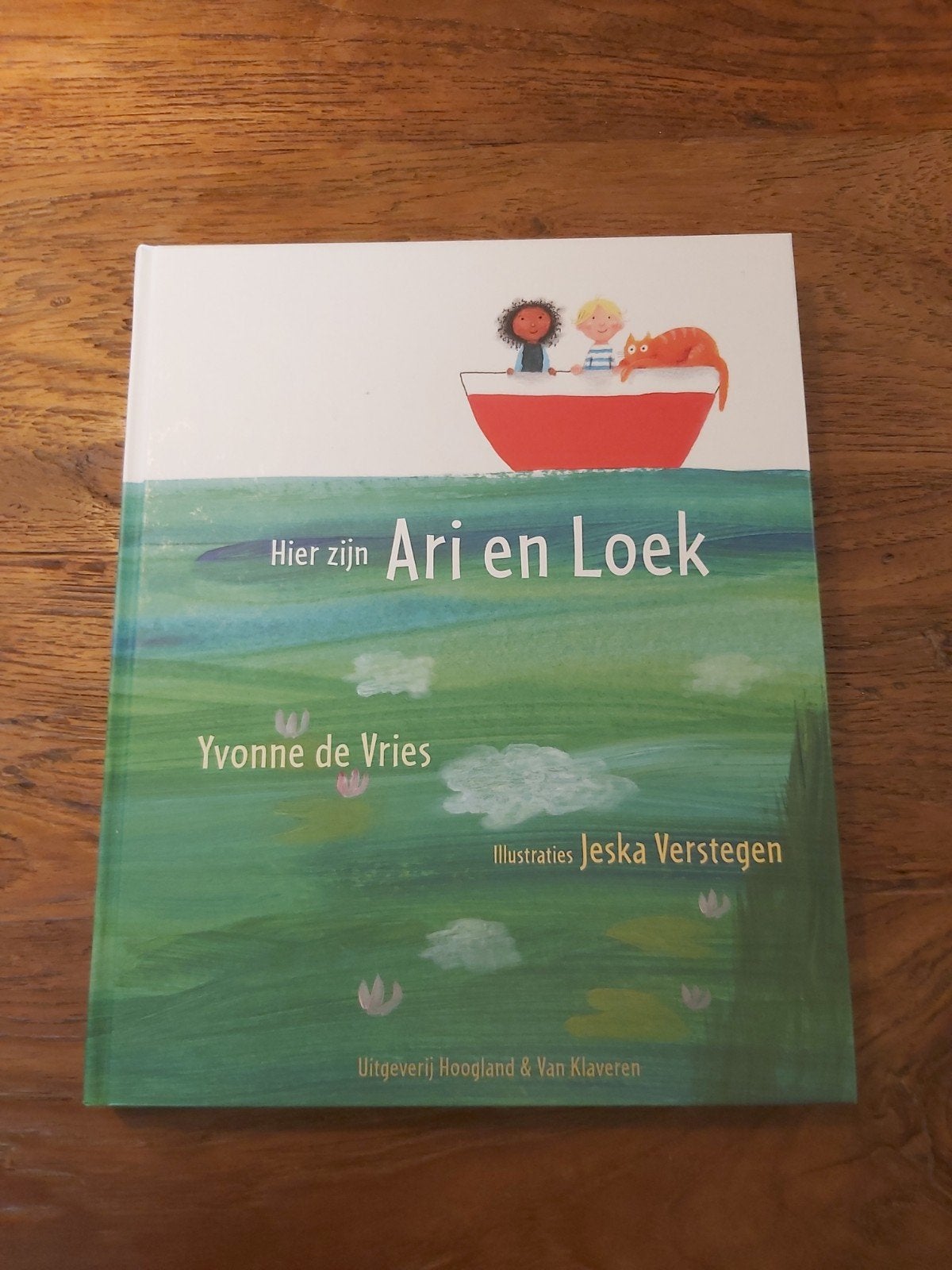 Yvonne de Vries - Hier zijn Ari en Loek, Fictie algemeen, Yvonne de Vries, Nieuw, Ophalen of Verzenden