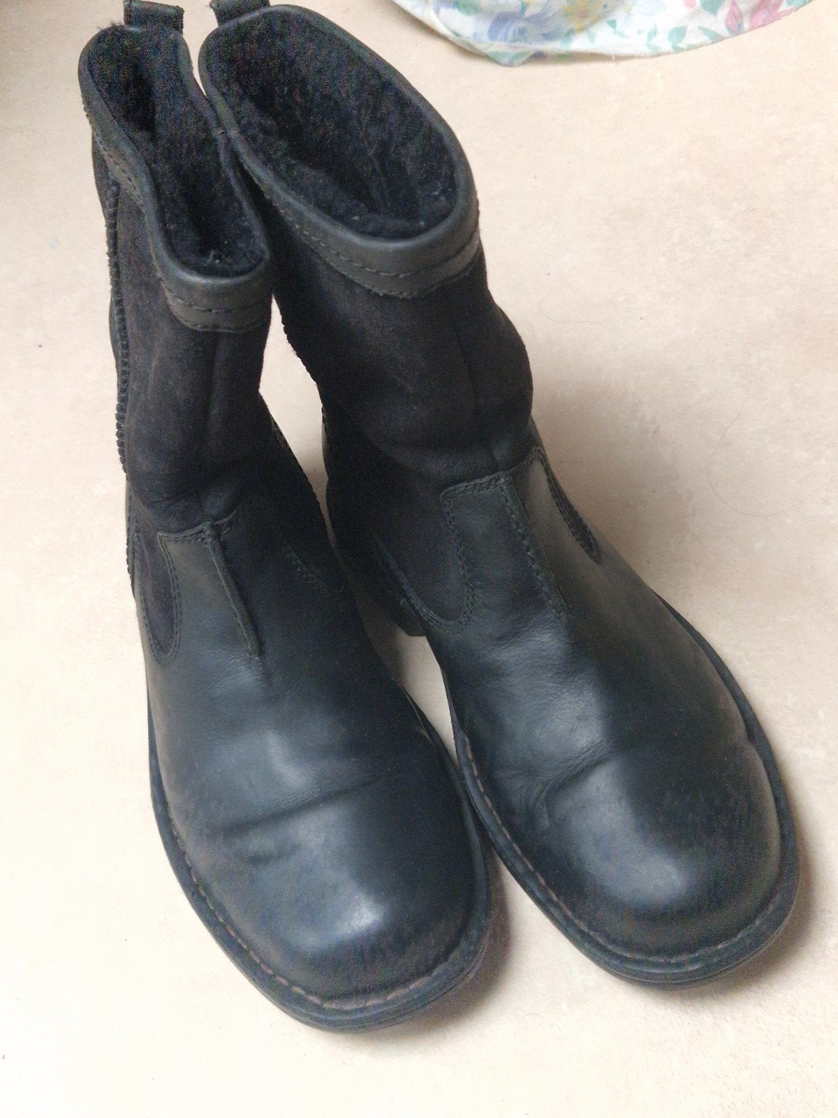 Zwarte UGG laarzen - Maat 40.5, Kleding | Dames, UGG, Zwart, Lage of Enkellaarzen, Ophalen of Verzenden