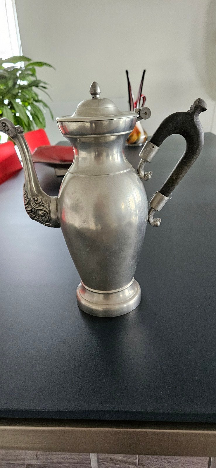 Antieke tinnen theepot/koffiepot met houten handvat, Ophalen