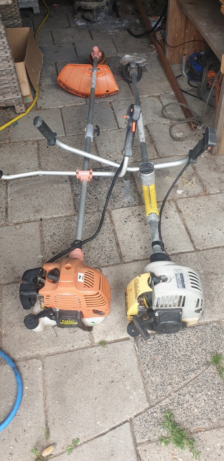 2 Stihl en Kibasi bosmaaiers - Benzine, Gebruikt, Benzine, Gebruikt, Ophalen of Verzenden, 30 tot 50 cm