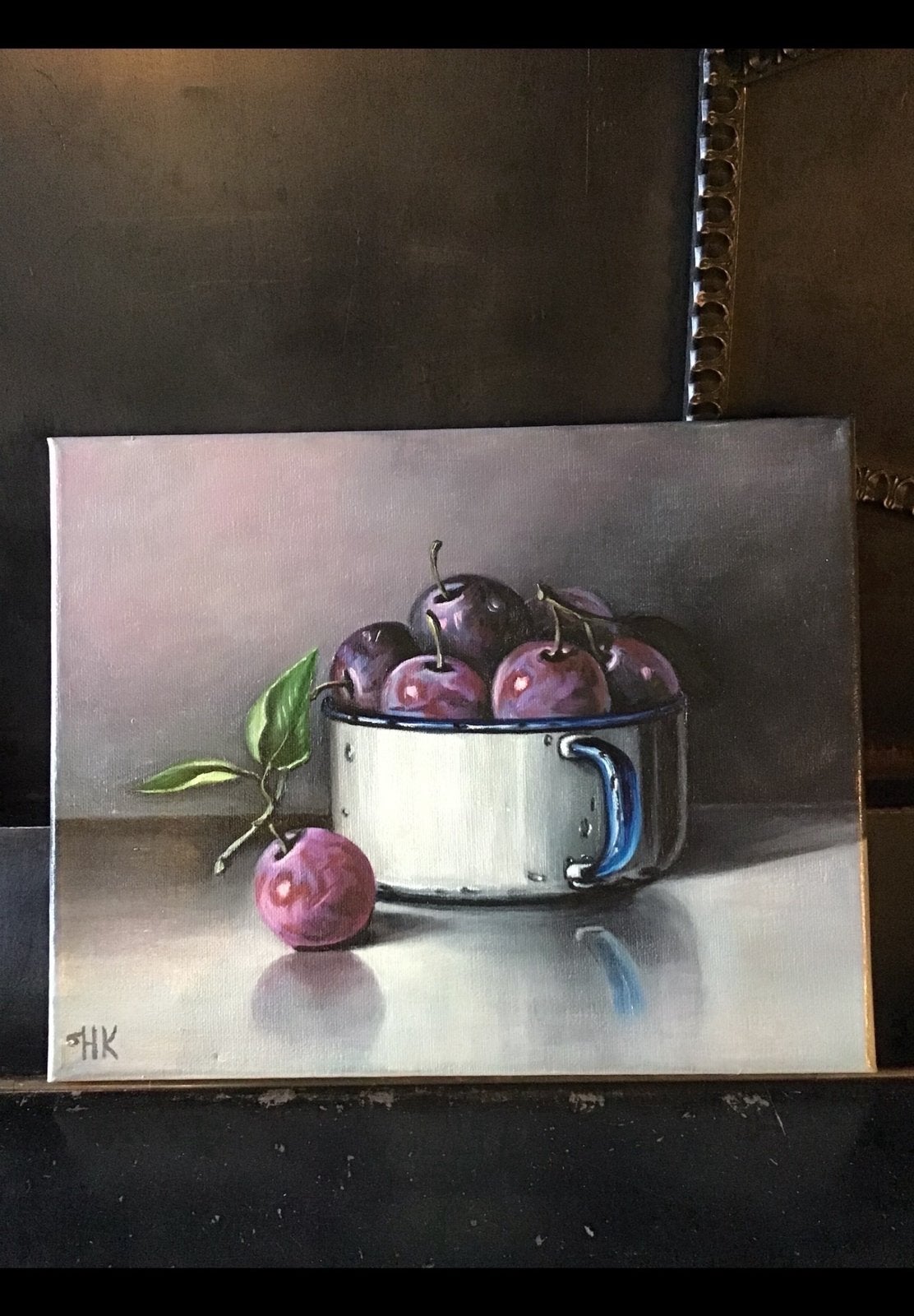 Schilderij met afbeelding v. pruimen in witte emaille schaal, Antiek en Kunst, Kunst | Schilderijen | Klassiek, Ophalen of Verzenden