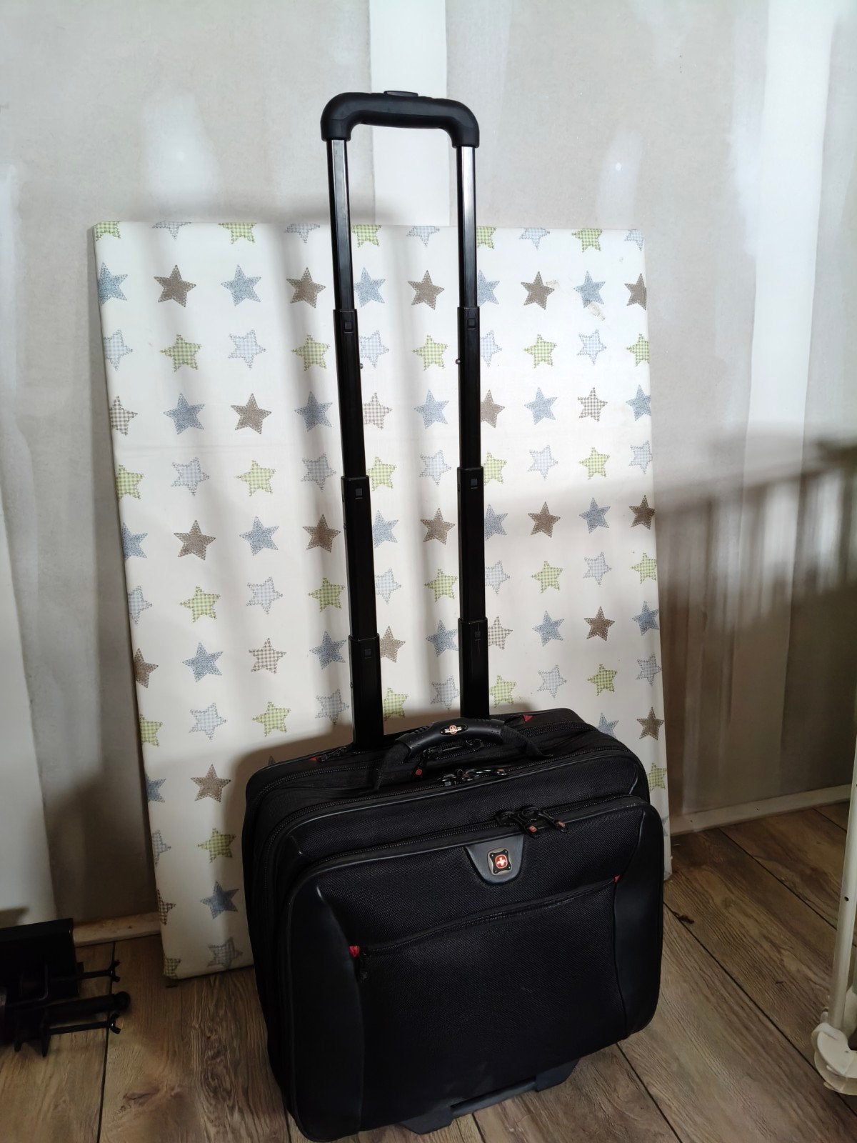 Swiss Gear laptoptrolley met uitschuifbare handgreep, Ophalen