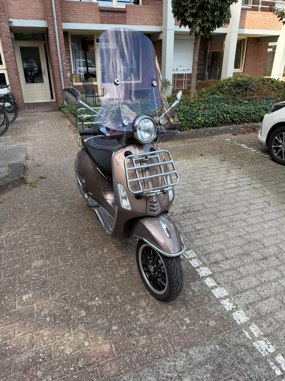 Vespa Primavera, Fietsen en Brommers, Ophalen, Zo goed als nieuw, Benzine, Overige modellen