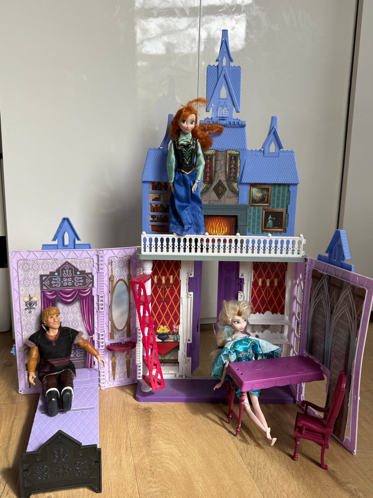 Disney Frozen Kasteel met Anna, Elsa en Kristoff poppen, Ophalen of Verzenden, Gebruikt, Poppenhuis
