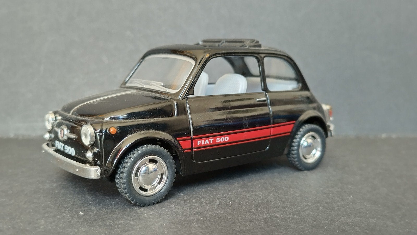 Fiat 500 Abarth Black 1:24 Kinsmart Pol, Overige merken, Auto, Verzenden, .