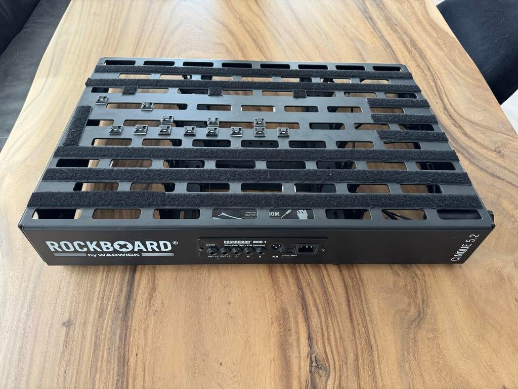Rockboard CINQUE 5.2 Pedalboard + MOD1 / USB en LOCKING JACK, Muziek en Instrumenten, Effecten, Ophalen of Verzenden, Zo goed als nieuw