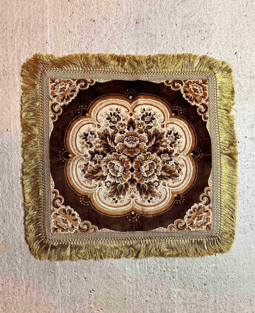 Retro velvet tafelkleed bloemen bruintinten en goud 76/72 cm