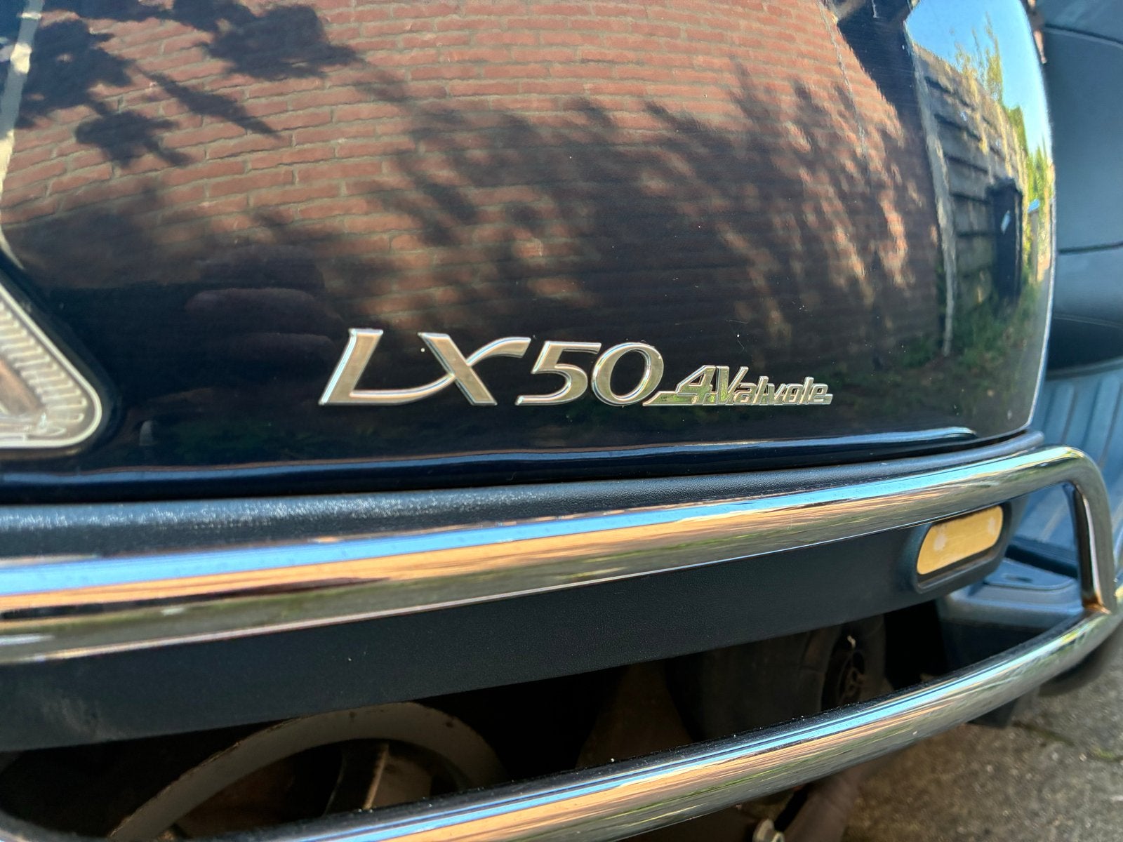 Vespa LX 50 4V (2010) - Geel kenteken / Schade., Fietsen en Brommers, Gebruikt, Maximaal 45 km/u, Ophalen of Verzenden, Benzine