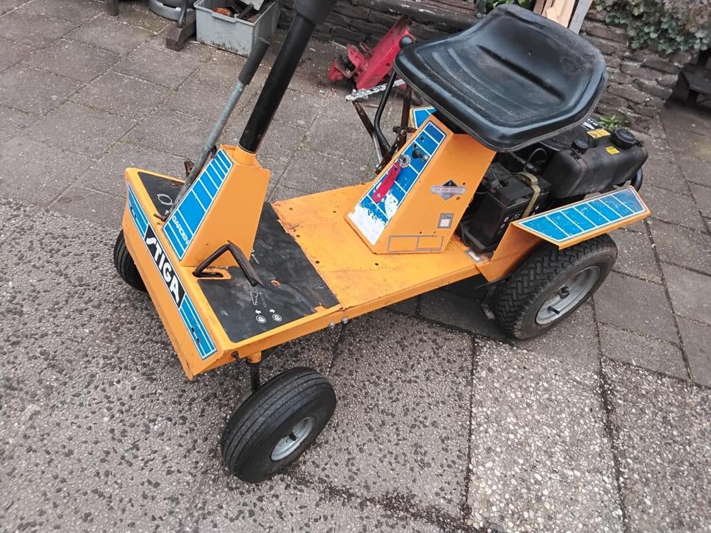 STIGA mini tractor 8 pk B&S benzine motor, elektrisch start, Tuin en Terras, Zitmaaiers, Ophalen, Gebruikt, STIGA, Versnellingen