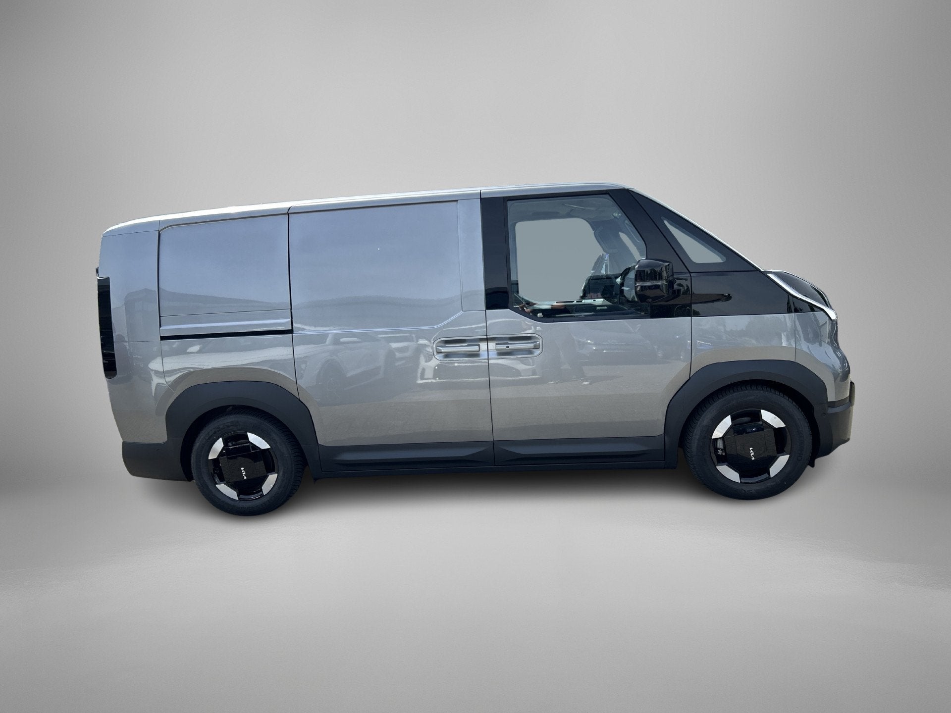 Kia PV5 L2H1 Elite Executive 71.2 kWh Company Car | 10 Jaar, Kia, Zwart, 71 kWh, 163 pk