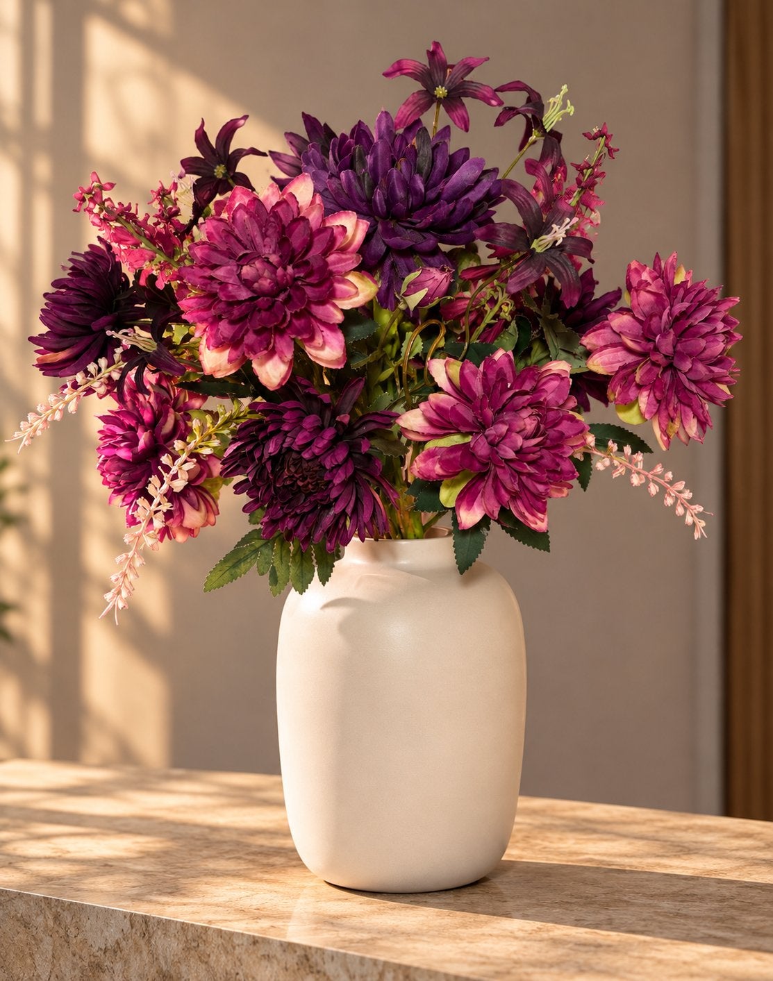 Plum elegance – Luxe Zijden Boeket incl. Artic Vaas Ivory, Binnen, Inclusief kunstbloemen, 55 cm, Www.discountfashioncorner.nl
