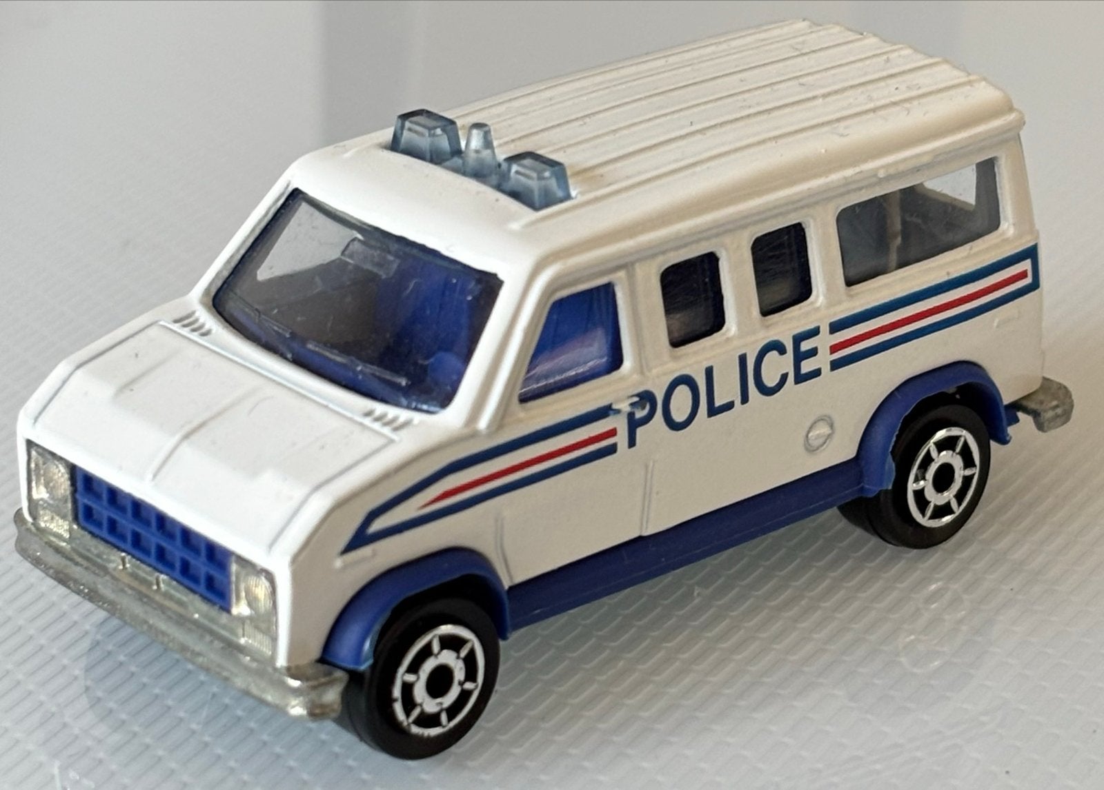 Majorette 1:65 Fourgon Politiebus - Nieuwstaat, Ophalen of Verzenden, Nieuw, Auto